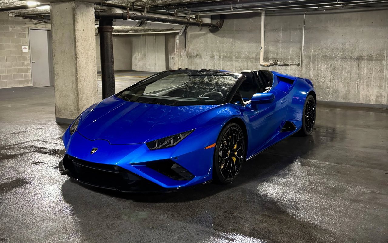 Lamborghini Huracán EVO Spyder rental in Chicago, photo of the actual car