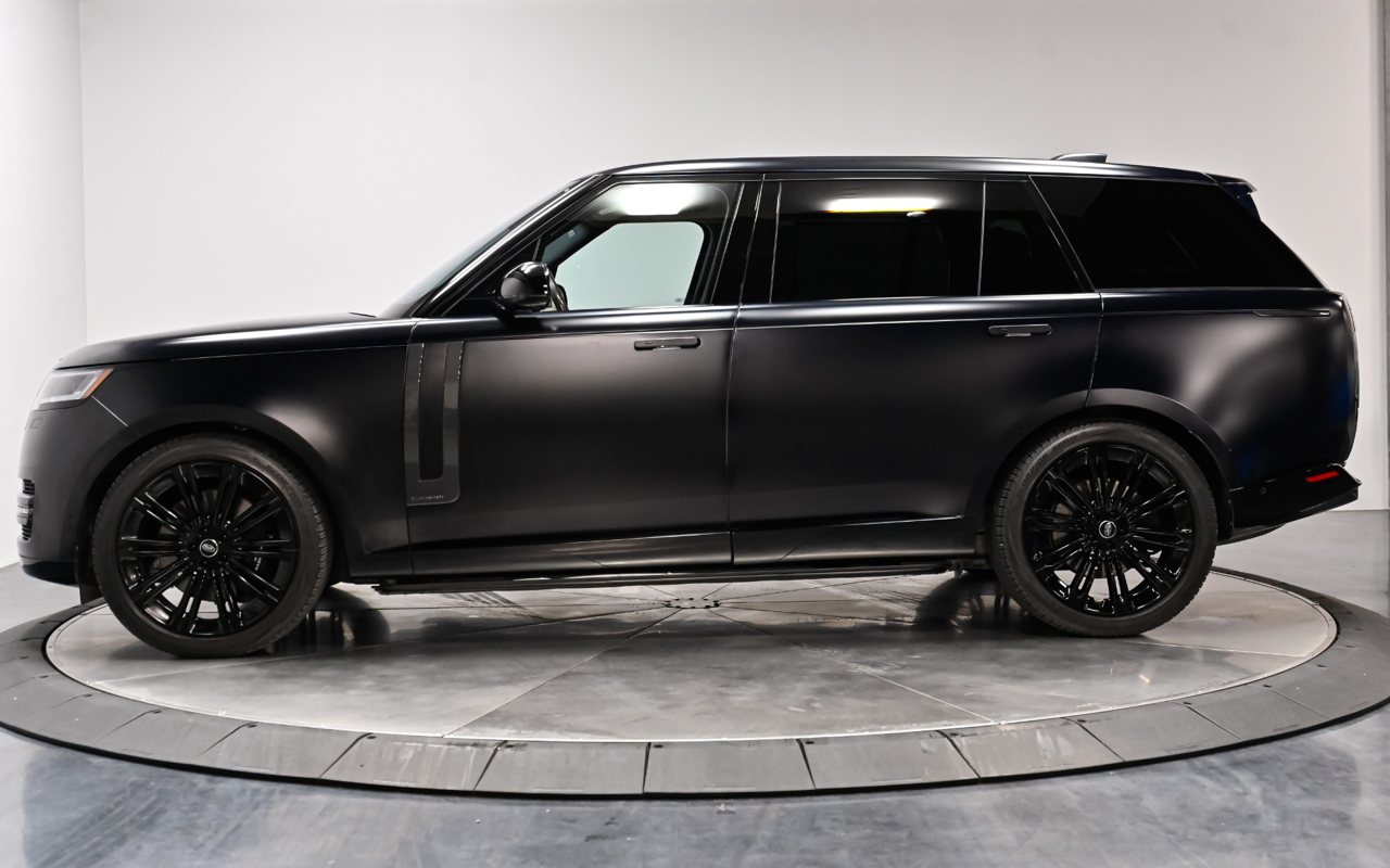 Range Rover Autobiography LWB rental in Chicago, photo of the actual car
