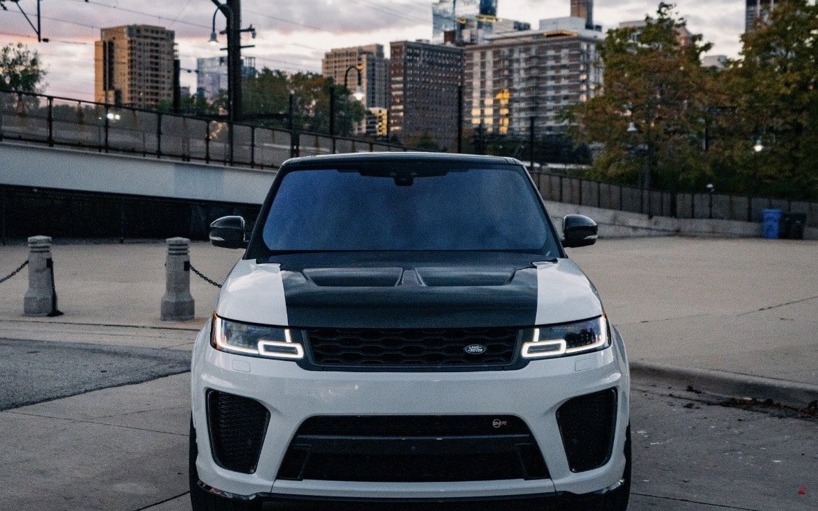 Range Rover SVR rental in Chicago, photo of the actual car